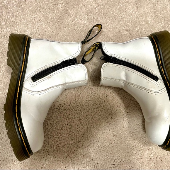 Dr. Martens toddler Chelsea zipper boots size 7. - Picture 8 of 8